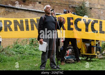 London, Großbritannien. 25. September 2021. Extinction Rebellion, Black Lives Matter Enfield, Unite und lokale Gemeinschaften marschieren zur Müllverbrennungsanlage in Edmonton Stockfoto