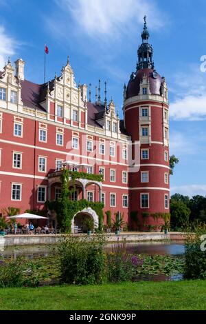 Bad Muskau an der polnischen Grenze, mit einem herrlichen Park und Schluss vom Fürst Pückler / Grenze zu Polen, Fürst Pückler Park mit Schloss Stockfoto