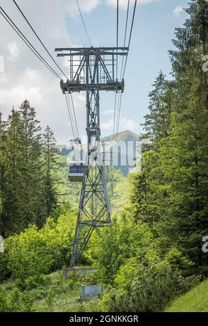 Fahrt mit der Seilbahn auf den Gipfel des Kasprowy Wierch in Polen Stockfoto