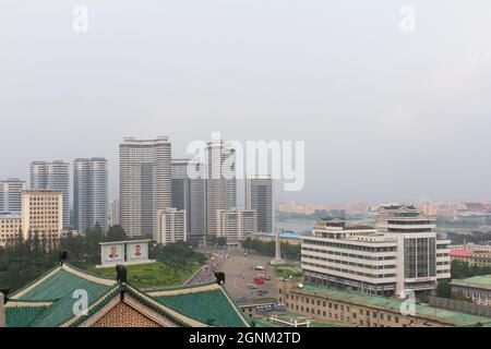 PJÖNGJANG, NORDKOREA - 29. JULI 2015: Panoramablick auf das Pjöngjang, Nordkorea. Pjöngjang ist die Hauptstadt und größte Stadt Nordkoreas. Stockfoto