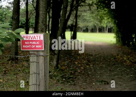 23. September 2021: Zeichen-Warnung vor keinem Wegrecht für die Öffentlichkeit, in North Yorkshire, England Stockfoto