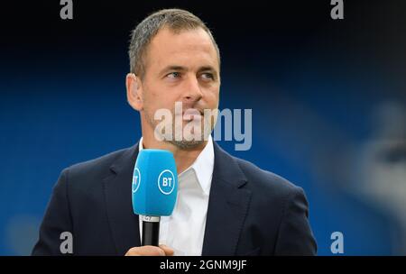 London, Großbritannien. 25. September 2021 - Chelsea gegen Manchester City - die Premier League - Stamford Bridge TV-Experte Joe Cole vor dem Spiel auf der Stamford Bridge. Bildnachweis : © Mark Pain / Alamy Live News Stockfoto