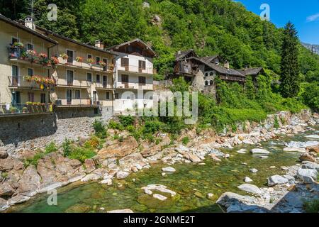 Das schöne Dorf Fontainemore im Lys-Tal. Aostatal, Norditalien.