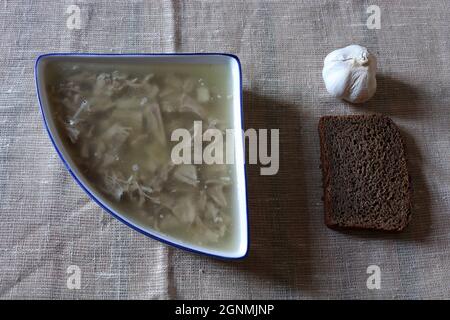 Aspic kaltes Fleisch, traditionelle ukrainische Gericht Holodets. Gelietes Fleisch. Stockfoto