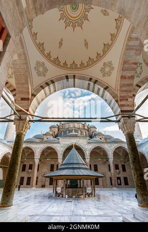 Innenansicht der Fatih-Moschee am 1. Januar 2021, istanbul, Türkei Stockfoto