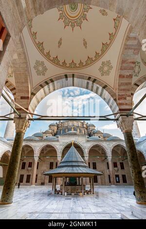 Innenansicht der Fatih-Moschee am 1. Januar 2021, istanbul, Türkei Stockfoto