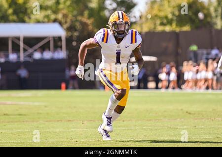 Starkville, MS, USA. September 2021. LSU Tigers Wide Receiver Kaysson BOUTTE (1) während des NCAA-Fußballspiels zwischen den LSU Tigers und den Mississippi State Bulldogs im Davis Wade Stadium in Starkville, MS. Kevin Langley/CSM/Alamy Live News Stockfoto