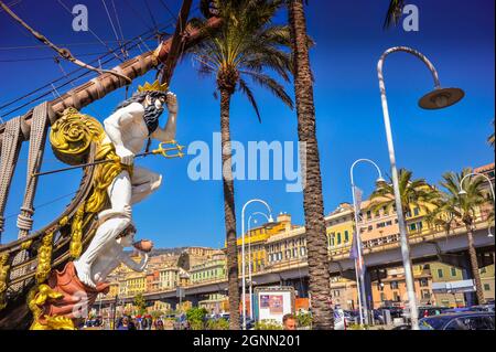 Piratenschiff-Galionsfigur, das Meeresmuseum. Galata Museo del Mare. Der alte Hafen von Genua (italienisch, Genua) Italien Stockfoto