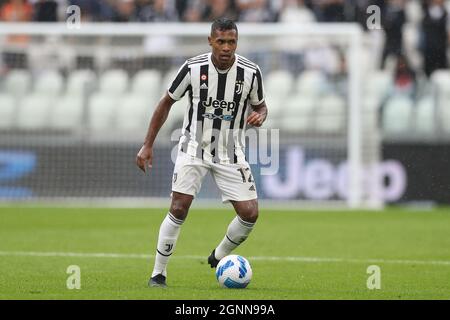 Turin, Italien, 26. September 2021. Alex Sandro von Juventus während des Spiels der Serie A im Allianz Stadium, Turin. Bildnachweis sollte lauten: Jonathan Moscrop / Sportimage Kredit: Sportimage/Alamy Live News Stockfoto