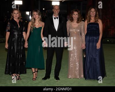 25. September 2021 - Los Angeles, Kalifornien - (L-R) Sasha Alexander, Lucia Sofia Ponti, Eduardo Ponti, Sophia Loren und Roberta Armani. Eröffnungsgala des Academy Museum of Motion Pictures im Academy Museum of Motion Pictures auf dem Wishire Boulevard. (Bild: © Billy Bennight/AdMedia über ZUMA Press Wire) Stockfoto