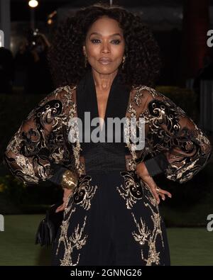 25. September 2021, Los Angeles, Kalifornien, USA: Angela Bassett nimmt an der Eröffnungsgala des Academy Museum of Motion Picturs Teil, die im Academy Museum of Motion Pictures am Wishire Boulevard stattfindet. (Bild: © Billy Bennight/ZUMA Press Wire) Stockfoto