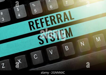 Schreiben mit Text Referral System. Word für das Senden des eigenen Patienten an einen anderen Arzt zur Behandlung Word Processing Program Ideas, Logging Stockfoto