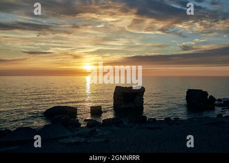 Die nördlichen Festungen sind ein Teil der Festung von Liepāja, bei Sonnenuntergang Stockfoto