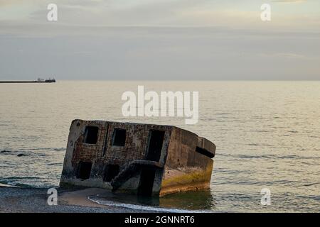 Die nördlichen Festungen sind ein Teil der Festung von Liepāja, bei Sonnenuntergang Stockfoto