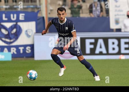 Stadt Bochum, Deutschland. 26. Sep, 2021. firo: 26.09.2021, Fuvuball, 1. Bundesliga, Saison 2021/2022, VfL Bochum - VfB Stuttgart 0: 0 Erhan MASOVIC, Bochum Individual Action Credit: dpa/Alamy Live News Stockfoto