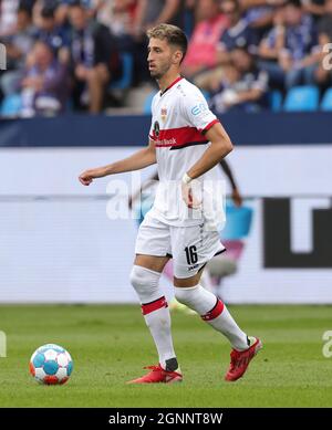 Stadt Bochum, Deutschland. 26. Sep, 2021. firo: 26.09.2021, Fuvuball, 1. Bundesliga, Saison 2021/2022, VfL Bochum - VfB Stuttgart 0: 0 Atakan KARAZOR, Stuttgart Individual Action Credit: dpa/Alamy Live News Stockfoto