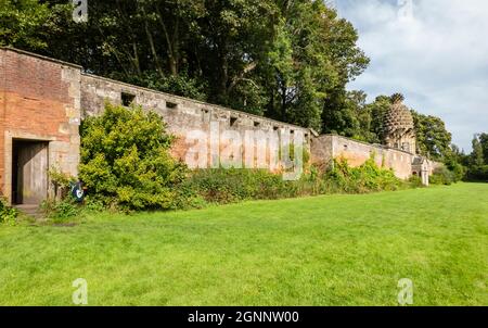 The Dunmore Pineapple Folly in Dunmore Park, bei Airth in der Nähe von Stirling in Stirlingshire, Schottland, im Besitz des Natiional Trust for Scotland Stockfoto