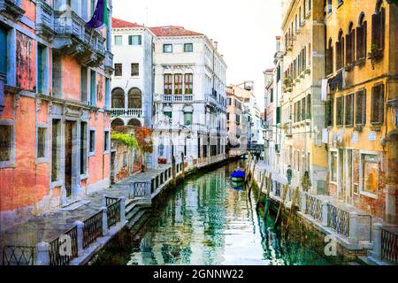 Venedig, Italien. Romantische venezianische Kanäle mit engen Gassen. Künstlerisches Bild im Retro-Malstil Stockfoto