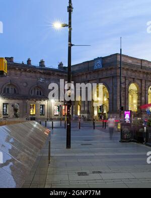 Der im August 1850 eröffnete Newcastle Central Station befindet sich in der Neville Street im Stadtzentrum. Diese Station wird von der North East Main Line bedient Stockfoto