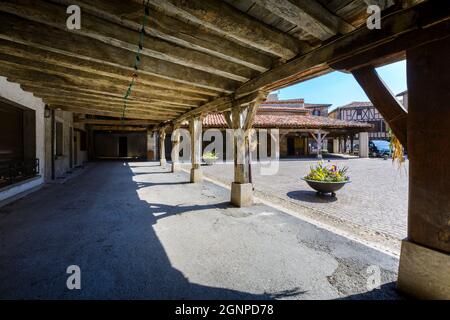 Zentraler Ort des Lautrec Village, Tarn, Frankreich Stockfoto