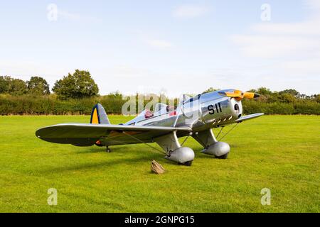 Hochglanzpoliertes Ryan STM-2 Open Cockpit, Trainer mit zwei Sitzen. Amerikanischer Jahrgang der 40er Jahre in den Farben der Niederlande. Am Flugplatz Old Warden Stockfoto