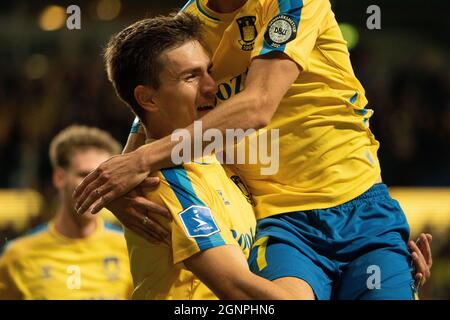 Brondby, Dänemark. September 2021. Mikael Uhre (11) aus Broendby IF punktet im 3F Superliga-Spiel zwischen Broendby IF und Aalborg Boldklub im Brondby Stadion. (Foto: Gonzales Photo/Alamy Live News Stockfoto