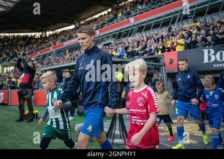 Brondby, Dänemark. September 2021. Sigurd Rosted (4) von Broendby IF steigt in das Feld für das 3F Superliga-Spiel zwischen Broendby IF und Aalborg Boldklub im Stadion Brondby ein. (Foto: Gonzales Photo/Alamy Live News Stockfoto