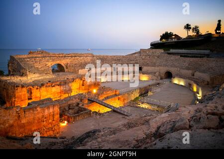 Römisches Amphitheater, UNESCO-Weltkulturerbe, Tarragona, Katalonien, Spanien. Tarragona Amphitheater ist ein römisches Amphitheater in der Stadt Tarraco, Stockfoto