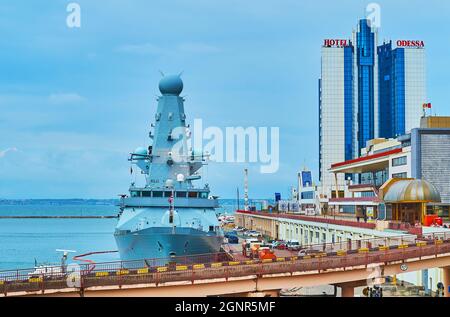 ODESSA, UKRAINE - 18. Juni 2021: Das moderne NATO-Kriegsschiff wurde am 18. Juni in Odessa im Hafen von Odessa festgemacht Stockfoto