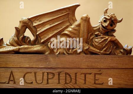 Kirche des heiligen Joseph des Fins. Skulptur. Sieben Todsünden. Gier. Annecy. Frankreich. Stockfoto