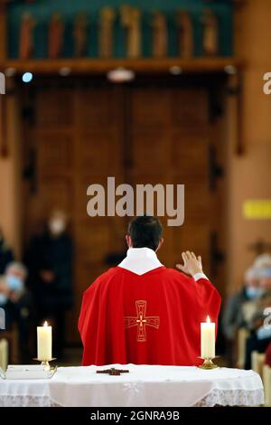 Kirche des heiligen Joseph des Fins. Katholische Messe. Karwoche. Eucharistiefeier. Annecy. Frankreich. Stockfoto
