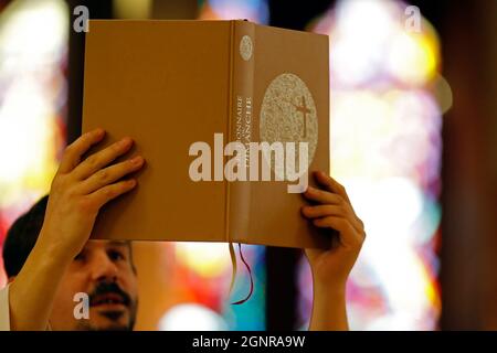 Kirche des heiligen Joseph des Fins. Katholische Messe. Liturgie des Wortes. Annecy. Frankreich. Stockfoto
