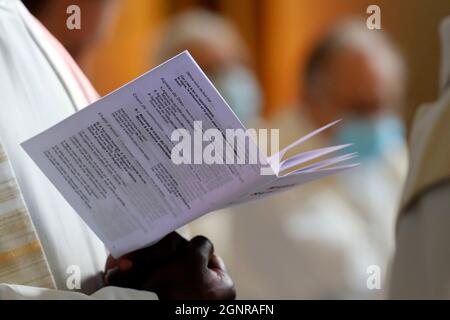 Saint Maurice Kirche. Kardonnerstag. Chrisam Mass. Annecy. Frankreich. Stockfoto