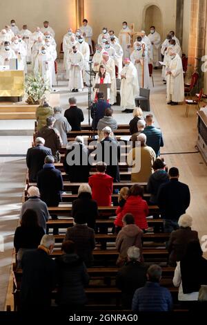 Saint Maurice Kirche. Kardonnerstag. Chrisam Mass. Annecy. Frankreich. Stockfoto