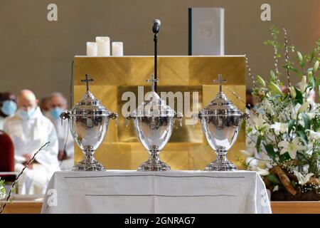 Saint Maurice Kirche. Kardonnerstag. Chrisam Mass. Annecy. Frankreich. Stockfoto