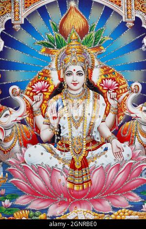 Lakshmi, die Frau Vishnus, ist Göttin des Wohlstands, des Glücks und der Schönheit. Stockfoto