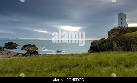 Szenen der Küste vor Llanddwyn Island auf Anglesey in North Wales, Großbritannien Stockfoto