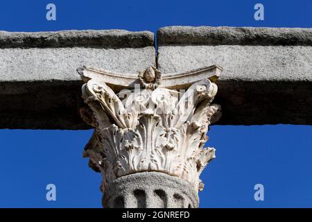 Korinthische Säulen des römischen Tempels Diana. Evora. Portugal. Stockfoto