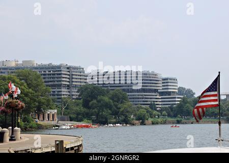 Das Watergate Hotel vom Potomac Stockfoto