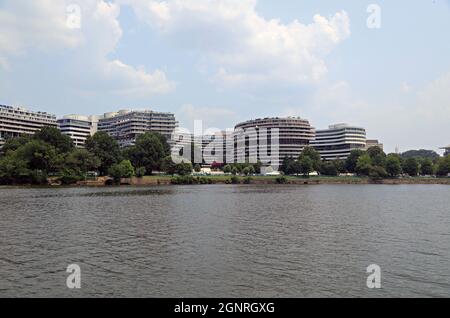 Das Watergate Hotel vom Potomac Stockfoto