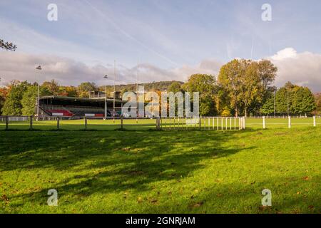 Pontypool Gwent Wales Großbritannien Oktober 19 2016 Pontypool Park, Heimat des berühmten Rugby Union Football Club, Blick vom Spielfeld aus Stockfoto