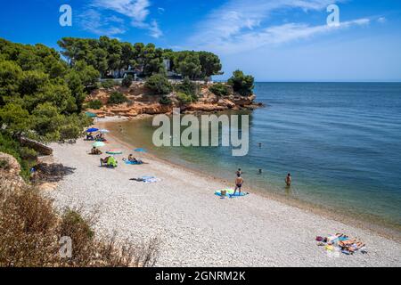 Capellans Beach. Cami de Ronda, ein Küstenpfad entlang der Costa Daurada, Katalonien Spanien. Sandweg beetwen l´Ampolla und l´ametlla de Mar. Route: Von L Stockfoto