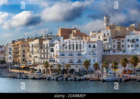 Blick vom Hafen in L'Ametlla de Mar, Provinz Costa daurada Tarragona, Katalonien, Spanien Stockfoto