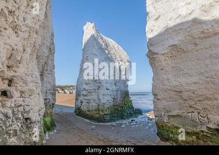 Die Kreidestapel und der Strand in Botany Bay, Broadstairs, Kent. Stockfoto