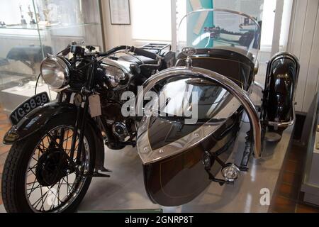 Brough Superior 1150 Motorrad mit Alpine Grand Sports Sidecar, 1933, Brooklands Museum, Weybridge, Surrey, England Stockfoto