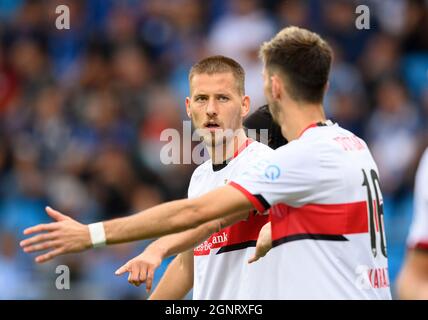 Waldemar ANTON (S) Geste, Geste, r. Atakan KARAZOR (S), Verteidigung, Fußball 1. Bundesliga, 06.Spieltag, VfL Bochum (BO) - VfB Stuttgart (S) 0: 0, am 09/26/2021 in Bochum/Deutschland. #die DFL-Vorschriften verbieten die Verwendung von Fotos als Bildsequenzen und/oder quasi-Video # Â Stockfoto