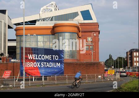 Aktenfoto vom 12-08-2020 von Einer allgemeinen Ansicht eines Begrüßungszeichens im Ibrox Stadium, Glasgow. Ausgabedatum: Montag, 27. September 2021. Stockfoto