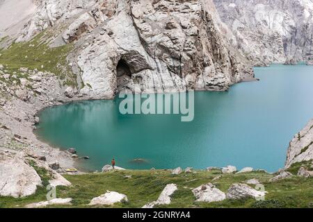 Höhenlage Bergsee felsige Ufer Stockfoto