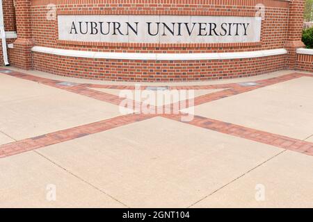 AUBURN ALABAMA, USA - 18. Juni 2020 - Auburn University Sign at Main Campus Stockfoto