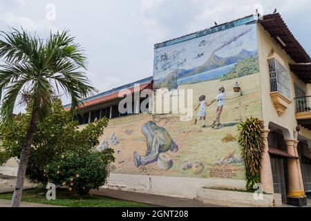 LEON, NICARAGUA - 25. APRIL 2016: Buntes Wandgemälde im Zentrum von Leon, Nicaragua Stockfoto